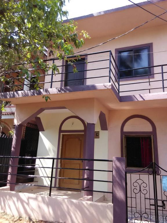 Guitar Home Stays Candolim Bagian luar foto