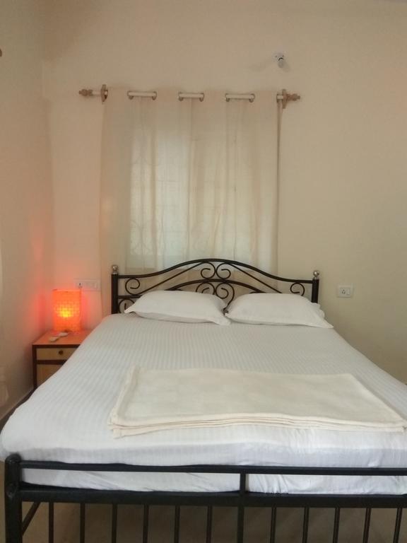 Guitar Home Stays Candolim Bagian luar foto